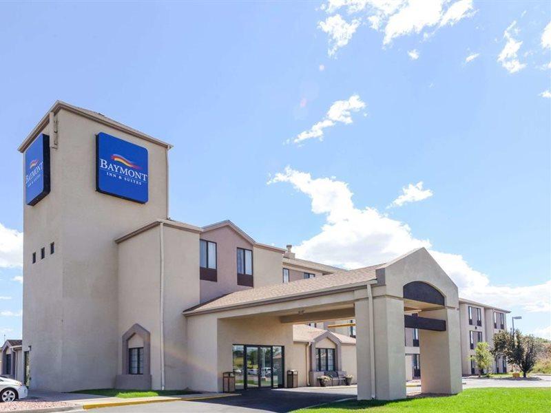 Hotel Baymont By Wyndham Pueblo Exterior foto